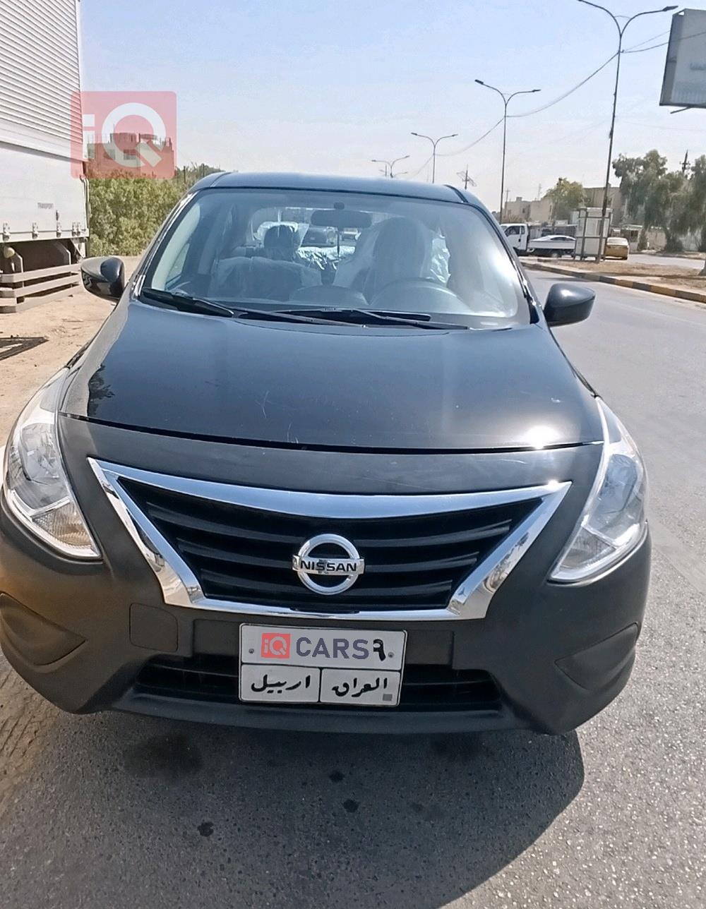 نيسان فيرسا